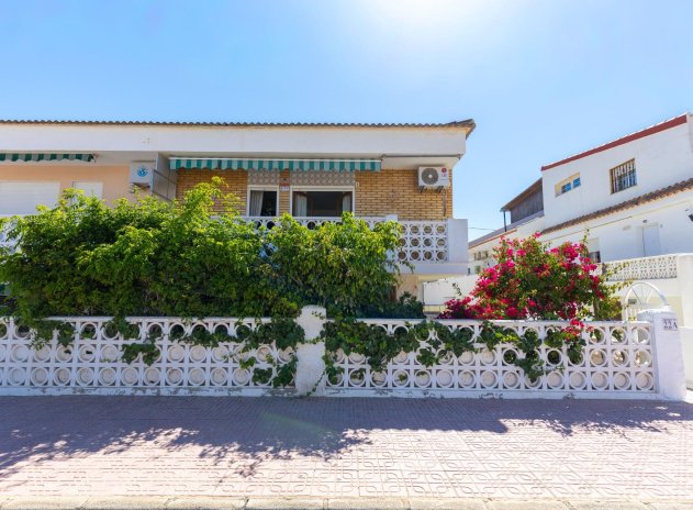 Resale - Apartment / Flat * - Torrevieja *