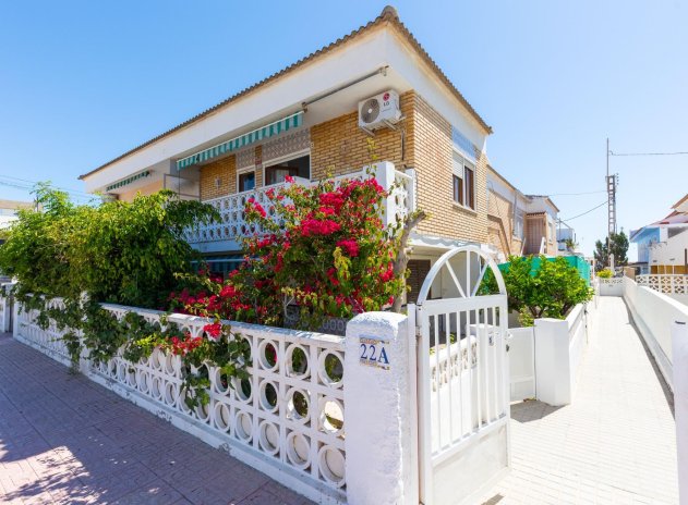 Resale - Apartment / Flat * - Torrevieja *
