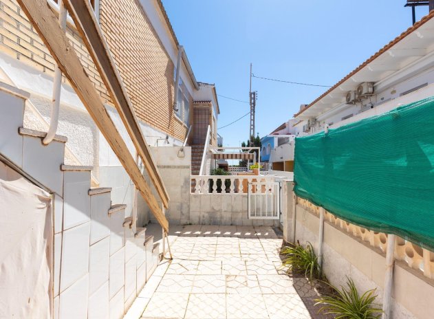 Resale - Apartment / Flat * - Torrevieja *