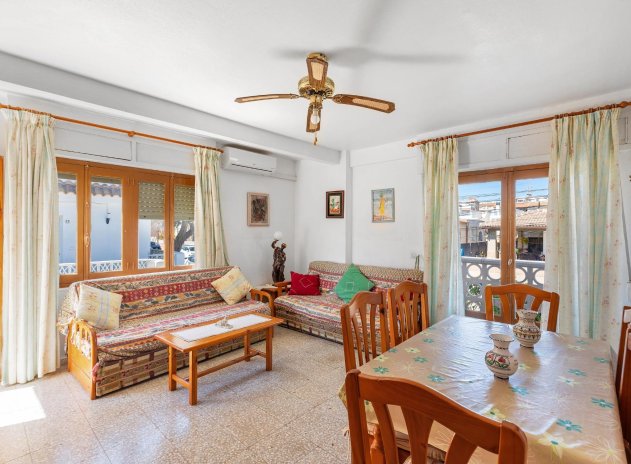 Resale - Apartment / Flat * - Torrevieja *