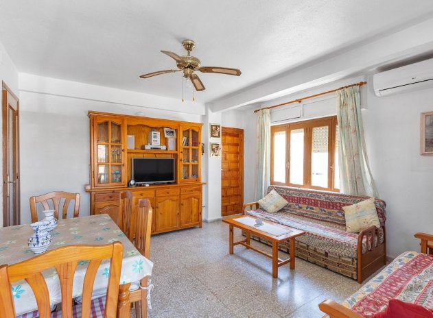 Resale - Apartment / Flat * - Torrevieja *