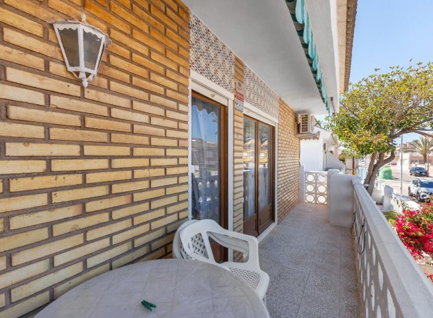 Resale - Apartment / Flat * - Torrevieja *