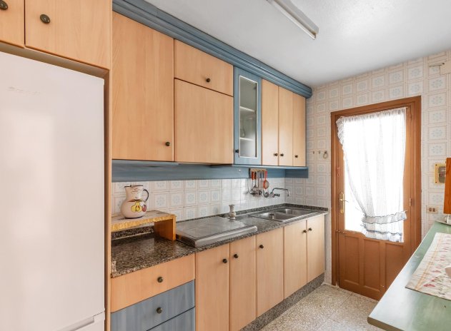 Resale - Apartment / Flat * - Torrevieja *