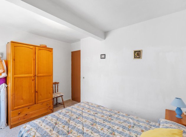 Resale - Apartment / Flat * - Torrevieja *