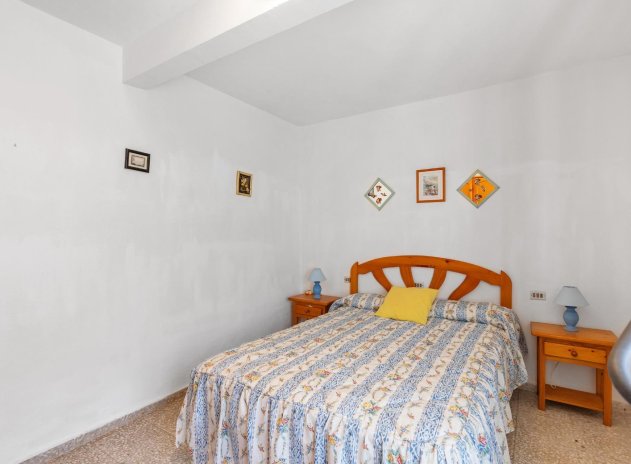 Resale - Apartment / Flat * - Torrevieja *