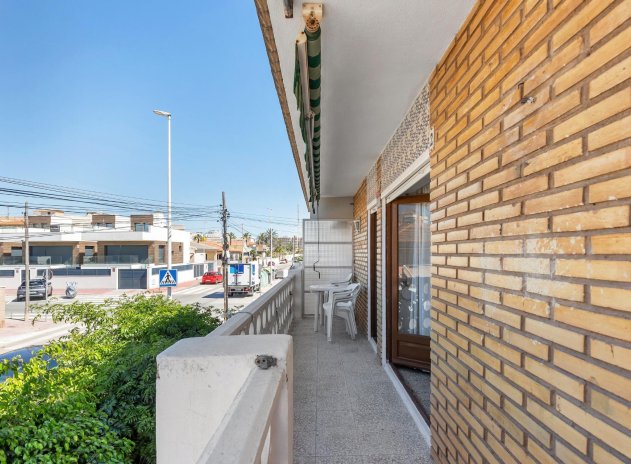 Resale - Apartment / Flat * - Torrevieja *