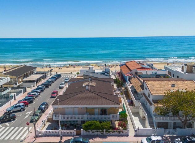 Resale - Apartment / Flat * - Torrevieja *