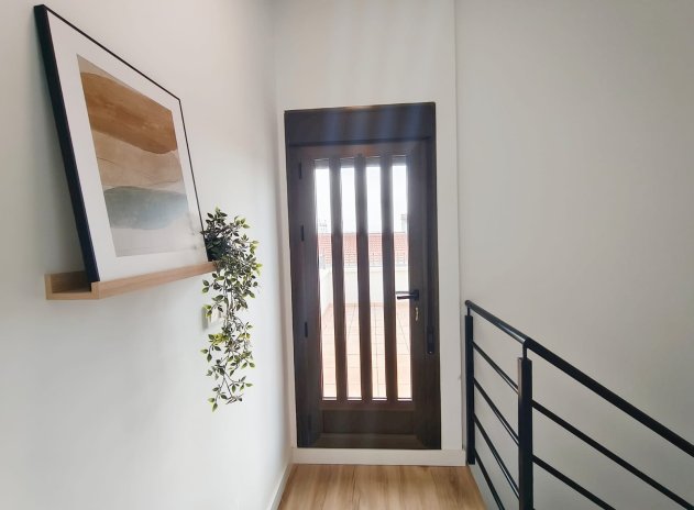 Reventa - Casa adosada - San Miguel de Salinas