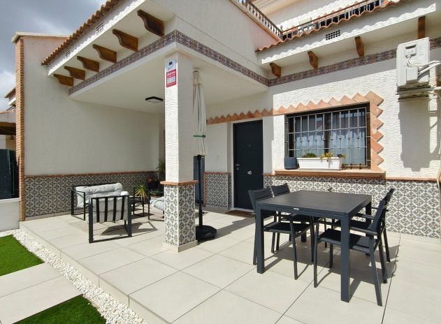 Reventa - Casa adosada - San Miguel de Salinas