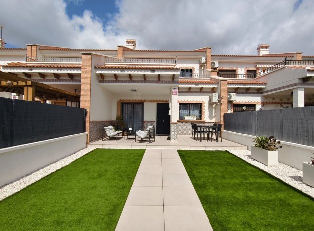 Reventa - Casa adosada - San Miguel de Salinas