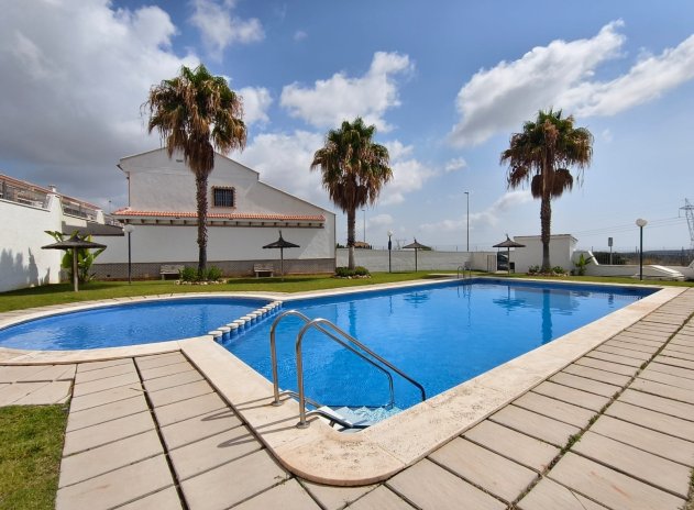 Reventa - Casa adosada - San Miguel de Salinas