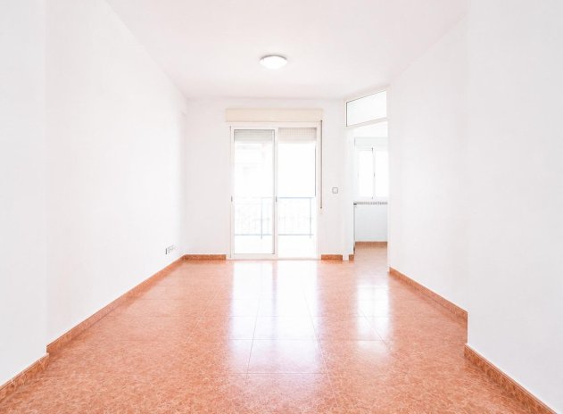 Resale - Apartment / Flat * - Torrevieja *