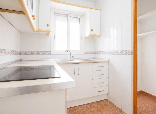 Resale - Apartment / Flat * - Torrevieja *