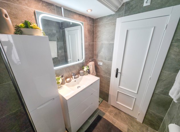 Resale - Villa * - Villamartin * - Villamartín * 