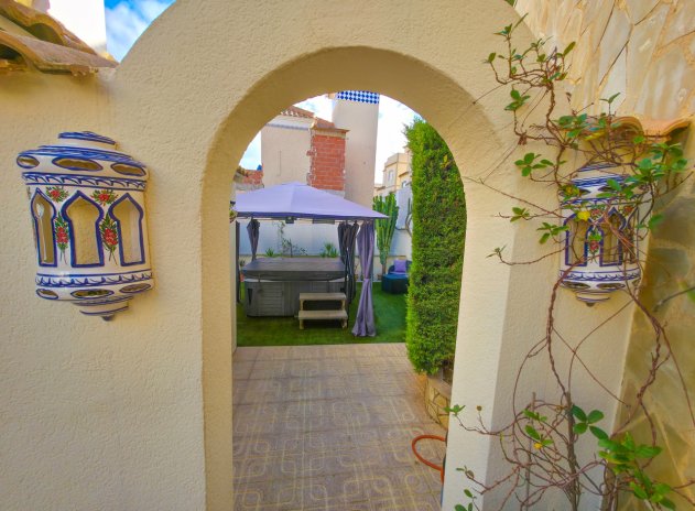 Resale - Villa * - Villamartin * - Villamartín * 