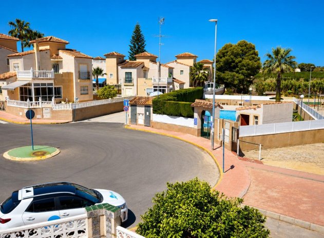 Herverkoop - Rijwoning - Algorfa