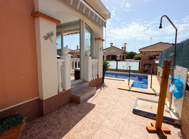 Herverkoop - Villa - Los Montesinos - La Herrada