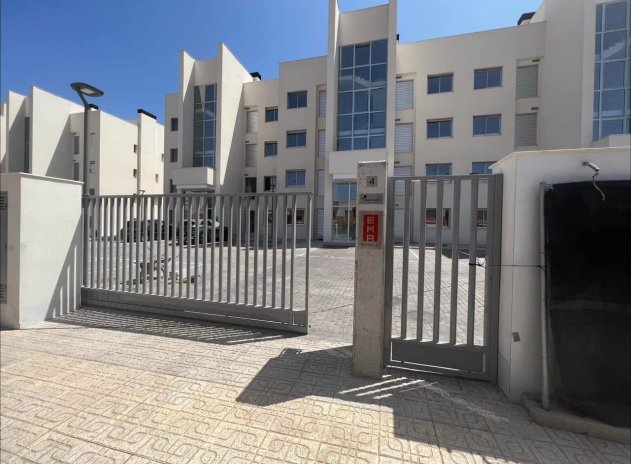 Resale - Apartment / Flat * - Orihuela Costa *
