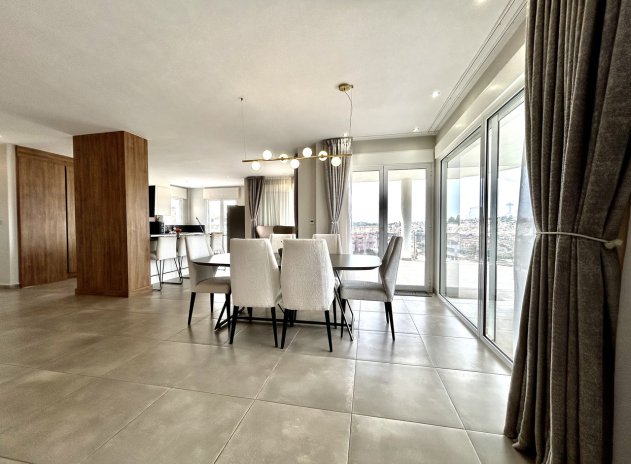 Resale - Villa * - Ciudad Quesada *
