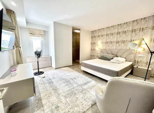 Resale - Villa * - Ciudad Quesada *