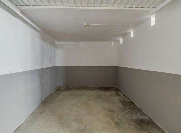 Herverkoop - Parkeerplaats / Garage - Torrevieja - Parque de las Naciones