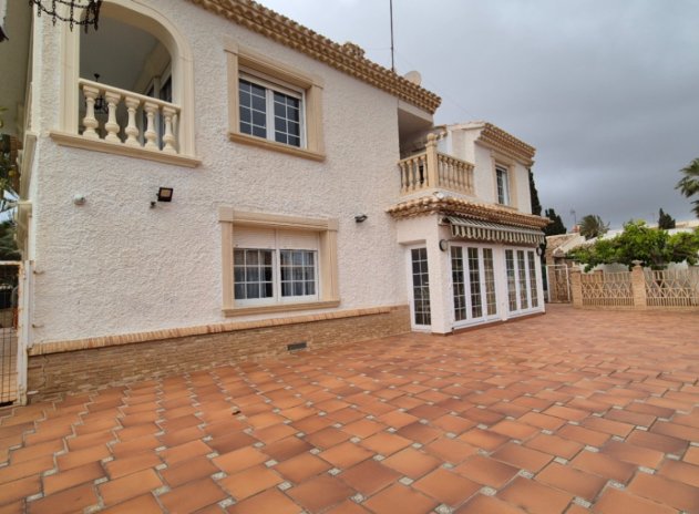 Wiederverkauf - Villa - Orihuela