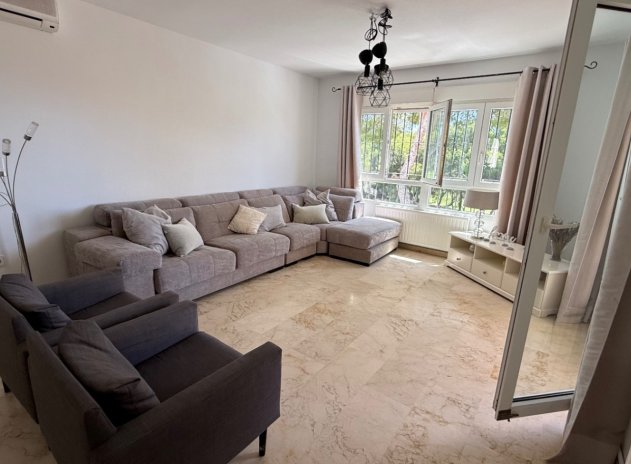 Herverkoop - Villa - Orihuela