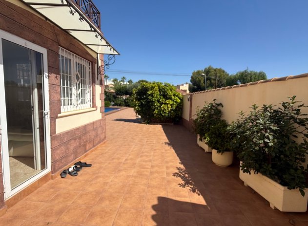Herverkoop - Villa - Torrevieja