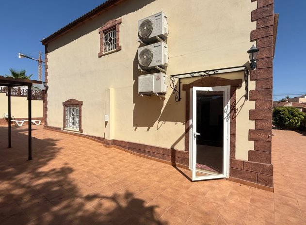 Herverkoop - Villa - Torrevieja