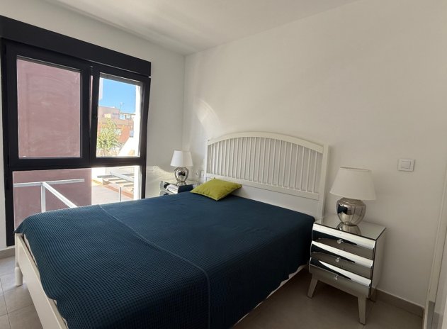 Reventa - Apartamento / Piso - Pilar de la Horadada