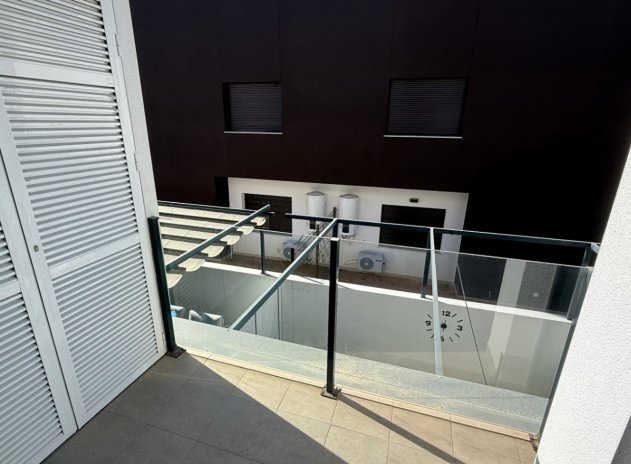 Reventa - Apartamento / Piso - Pilar de la Horadada