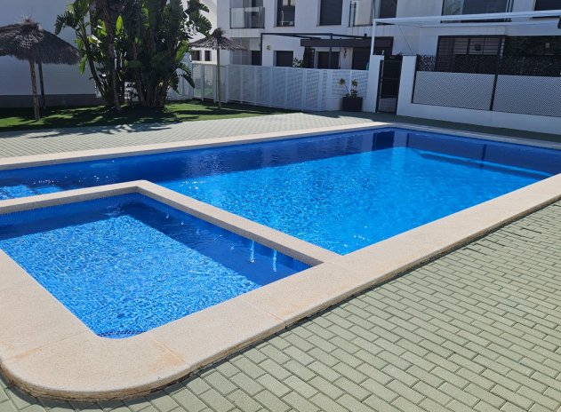Reventa - Apartamento / Piso - Pilar de la Horadada