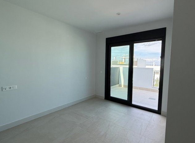 Resale - Apartment / Flat * - Torrevieja *