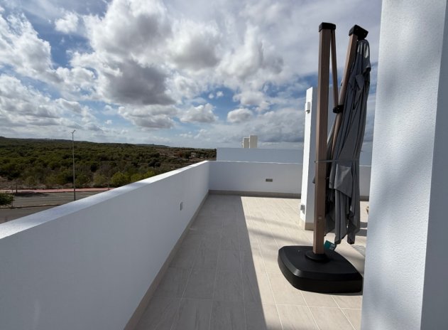 Resale - Apartment / Flat * - Torrevieja *