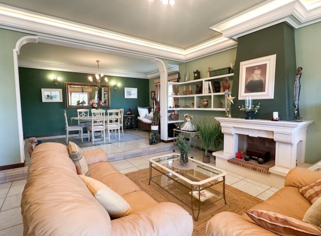 Resale - Villa * - La Mata *