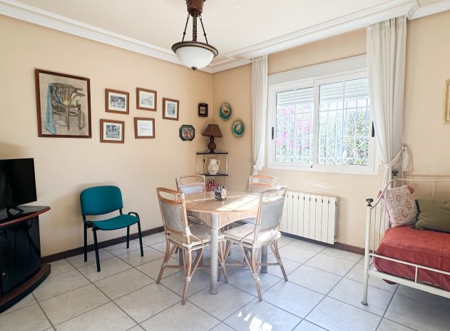 Resale - Villa * - La Mata *