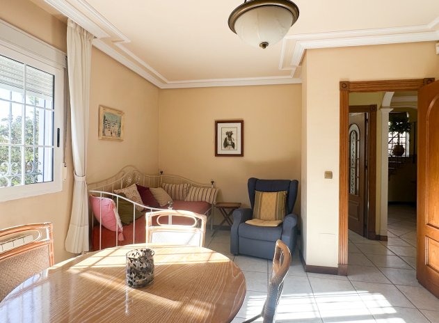 Resale - Villa * - La Mata *