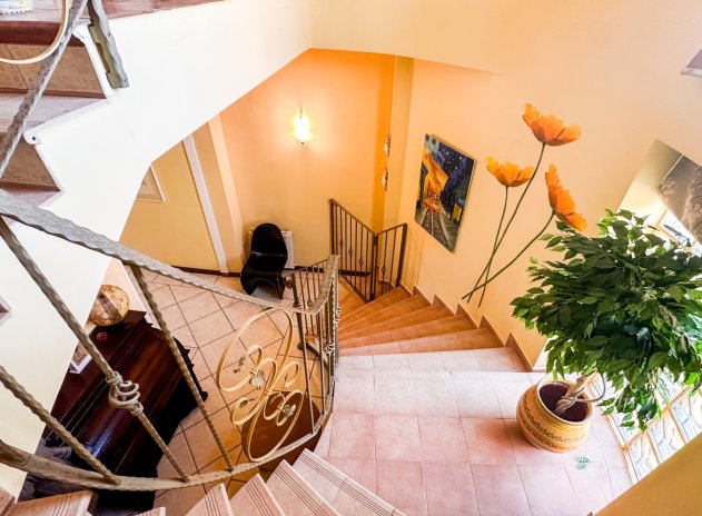 Resale - Villa * - La Mata *