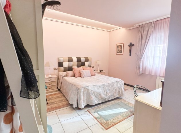 Resale - Villa * - La Mata *