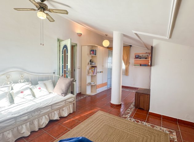 Resale - Villa * - La Mata *
