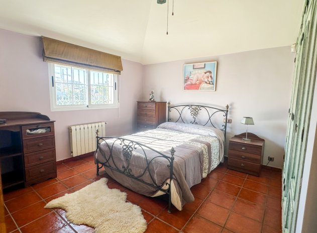 Resale - Villa * - La Mata *