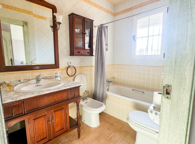 Resale - Villa * - La Mata *