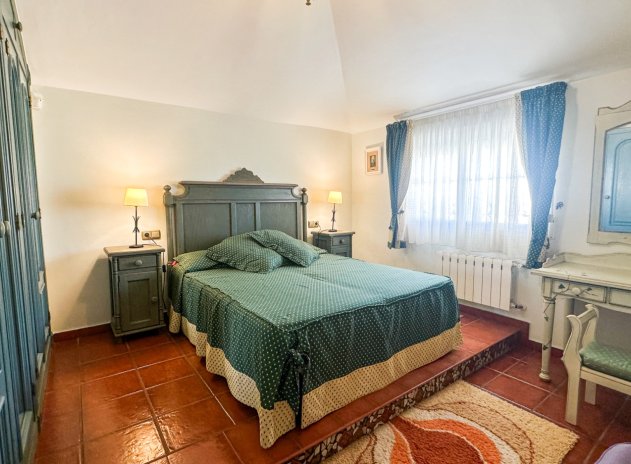 Resale - Villa * - La Mata *