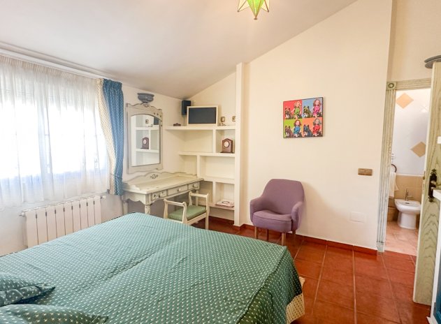 Resale - Villa * - La Mata *
