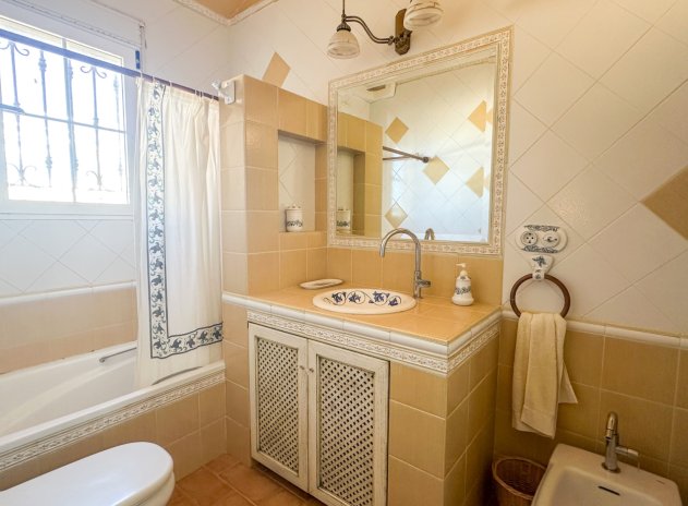Resale - Villa * - La Mata *