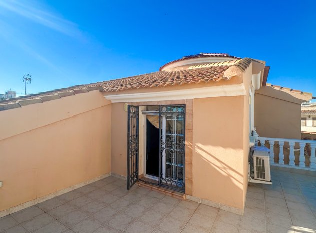 Resale - Villa * - La Mata *