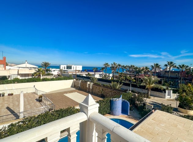 Resale - Villa * - La Mata *