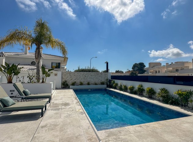 Herverkoop - Villa - Orihuela Costa - Villamartín