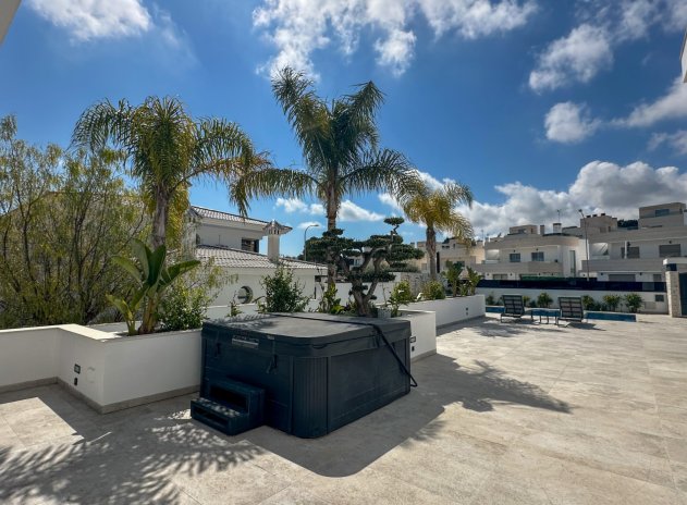 Herverkoop - Villa - Orihuela Costa - Villamartín