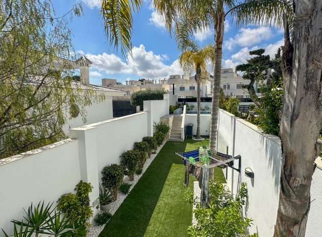 Herverkoop - Villa - Orihuela Costa - Villamartín